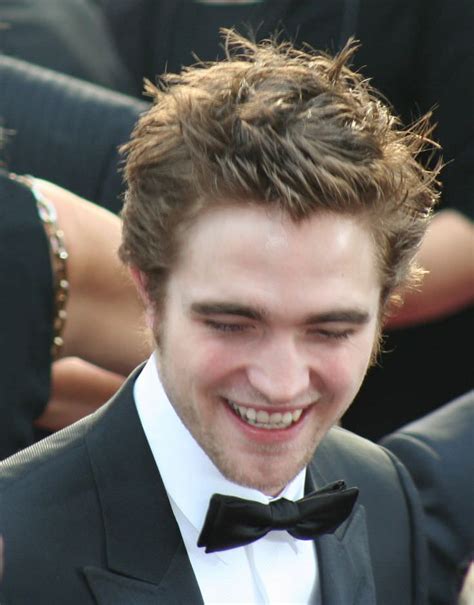 Robert Pattinson - Celebrity biography, zodiac sign and famous quotes