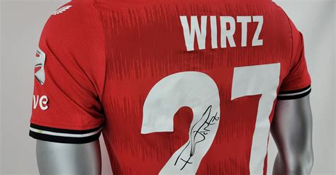 Getragenes Signiertes Leverkusen Trikot Von Florian Wirtz