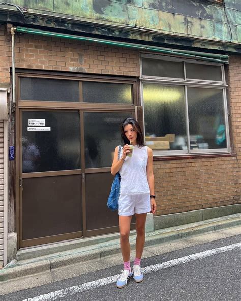 Meet Lily Muni He, the Chinese golfer setting Instagram alight: the 24