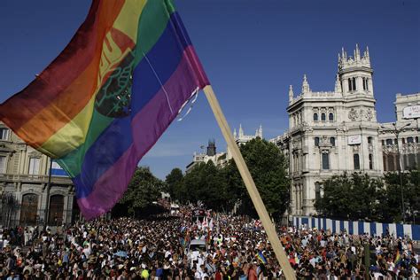 Desfile Del Orgullo Gay 2013 En Madrid Nuevo Recorrido Sin Pasar Por