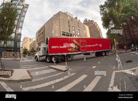 Mcdonald's delivery truck hi-res stock photography and images - Alamy