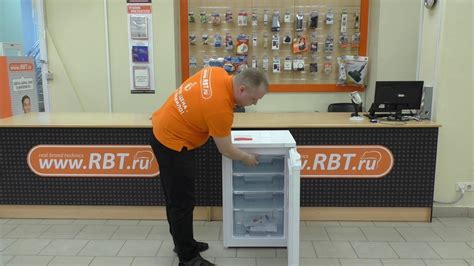 Видеообзор морозильной камеры LERAN FSF 092 W со специалистом от RBT.ru ...