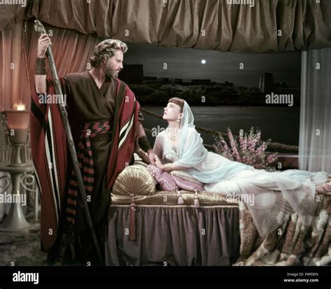 Charlton Heston, Anne Baxter / The Ten Commandments 1956 directed by ...