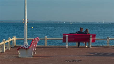 A Couple Sitting on the Bench · Free Stock Photo