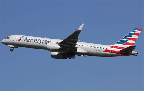 Boeing 757-200 of American Airlines During Takeoff | Aircraft Wallpaper ...