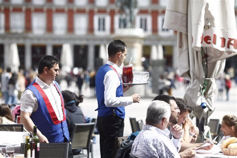 Sólo La Mitad De Los Negocios De Hostelería Forma A Sus Trabajadores En Riesgos Laborales