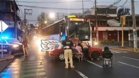 Choque Entre Autob S De Pasajeros Y Un Auto En Xalapa Deja Tres