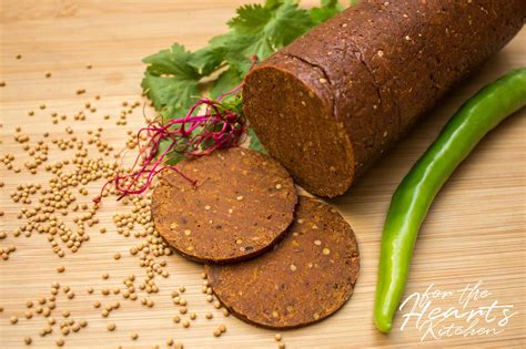 Spicy vegane Chorizo Seitan Salami for the Hearts Kitchen Küche