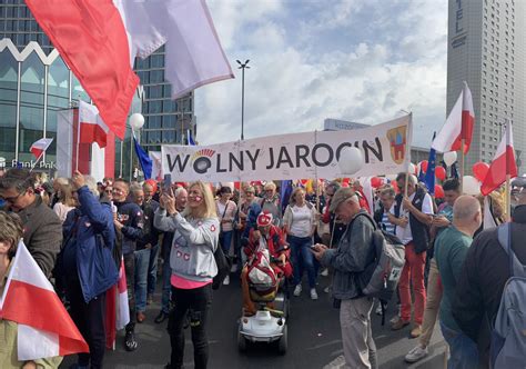 Marsz Miliona Serc tłumy w Warszawie Polish Federation of