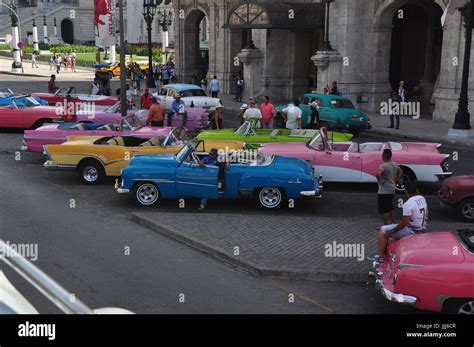 Automóviles convertibles hi-res stock photography and images - Alamy