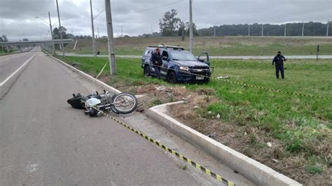 Homem Abandona Moto Na Rodovia E Tenta Fugir à Pé De Confronto Mas é