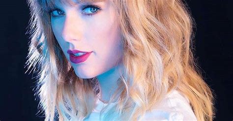 Taylor Swift Faz Primeira Performance De Reput Capricho