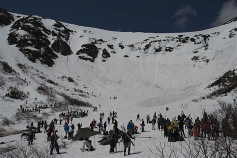 Wet avalanche in Tuckerman Ravine – Mount Washington Avalanche Center