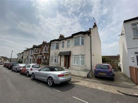 2 Bedroom Flat To Rent In Pleasant Road Southend On Sea Ss1