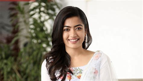 Rashmika Mandanna रश्मिका मंदाना ने किया वेट लॉस इन कपड़ों को पहनकर खींचा फैंस का ध्यान द चौपाल