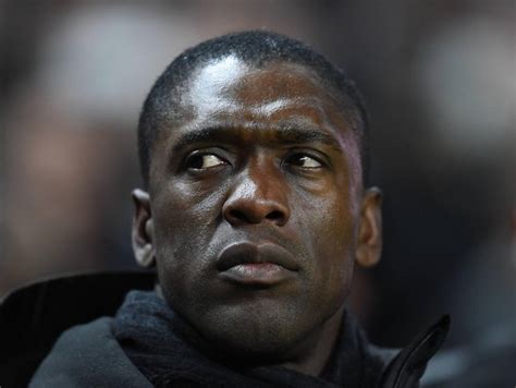 „systematischer Rassismus“ Legende Clarence Seedorf Rechnet Mit Dem Fußball Ab Mopo