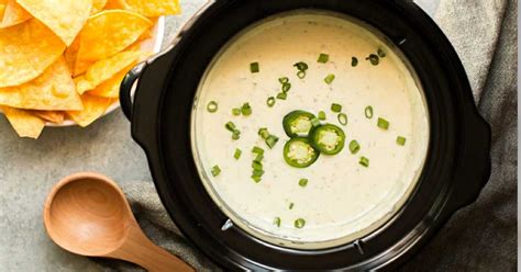 5 Ingredient White Queso