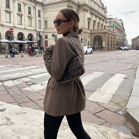 Hot Sexy Olivia Faeh Bikini Pics