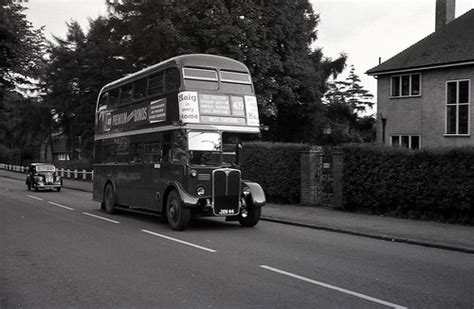 London Transport Aec Regent Iii With Weymann Body To Ser Flickr