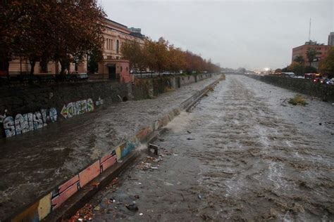 Fotos Lluvias aumentan el caudal del río Mapocho Publimetro Chile