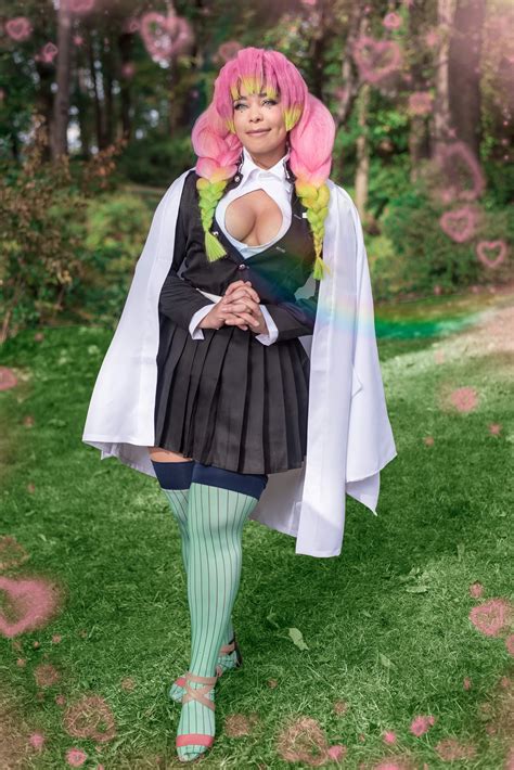 Kimetsu No Yaiba Sexy Cosplay De Mitsuri Kanroji Enloquece A Los Fans