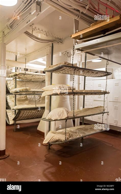 Navy Ship Bunk Beds Hi Res Stock Photography And Images Alamy