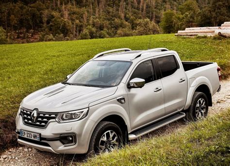 Konforlu pick up Renault Alaskan ticariden ticari araç kampanya