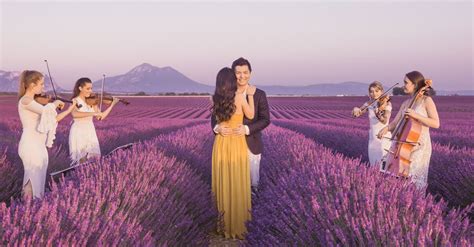 30 Fun, Unique and Creative Engagement Photo Ideas to Steal