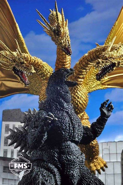 Godzilla Vs King Ghidorah S H Monsterarts Toy Photography By Harold Ruiz Godzilla Vs King