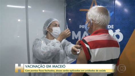 Vacina contra Covid começa a ser aplicada em mais de 20 postos de saúde