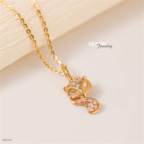 Top 7 Pendant Necklace Styles To Express Your Personality