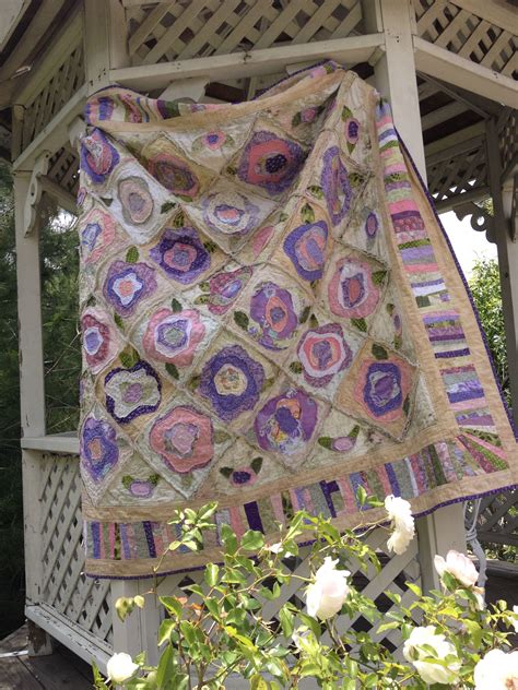 French Rose Quilt With Rag Blocks Very Shabby Chic French Quilt Shabby Chic Quilts Rose Quilt