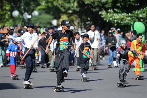 PERINGATAN HARI SKATEBOARD SEDUNIA ANTARA Foto