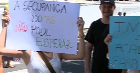 G Aprovados Em Concurso Da Pol Cia Civil Protestam Em Porto Alegre