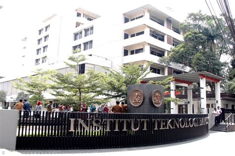 Mahasiswa Bayar Ukt Pakai Pinjol Itb Sebut Orang Ajukan