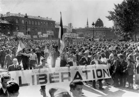 August 25th 1944 Paris Liberated Photos And Images Getty Images