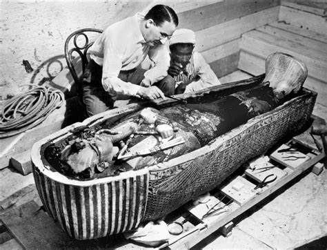 Smarthistory – Tutankhamun’s tomb (innermost coffin and death mask)