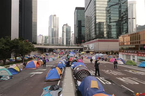 梁振英處理「佔中」挑戰最大 最難是忍 香港文匯網