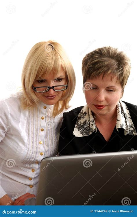 Young Women Working In Office Stock Image - Image of team, woman: 3144249