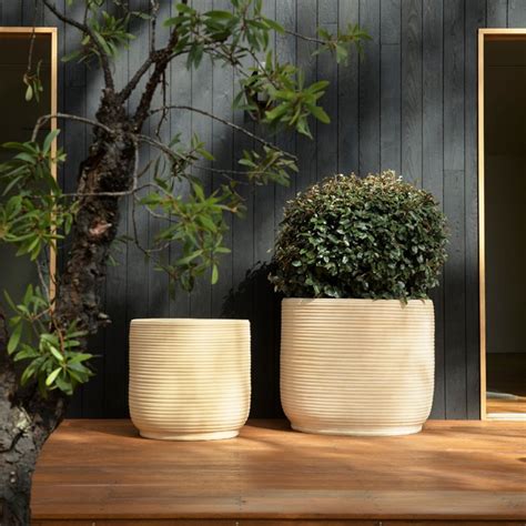 OVERSIZED FEATURE POTS Outdoor Designer Store