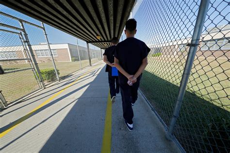 Judge Orders Strict Covid Measures at ICE Detention Center – Courthouse ...