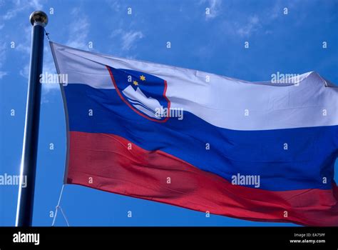 Bandera nacional de eslovenia fotografías e imágenes de alta resolución