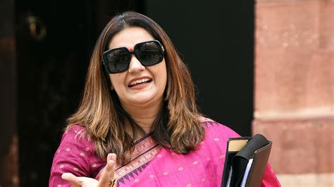 Priyanka Chaturvedi Calls Rahuls ‘flying Kiss An ‘affectionate