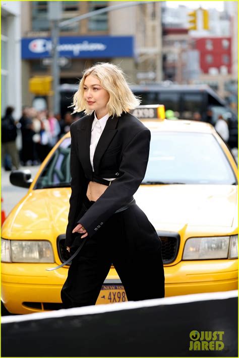 Photo Gigi Hadid Poses On Taxi Maybelline Commercial In Nyc Photo