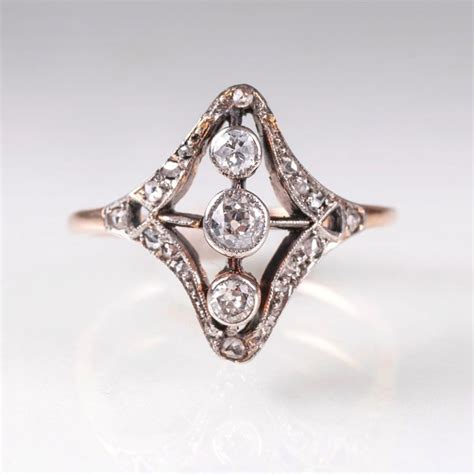 An Art Nouveau Diamond Ring 88852