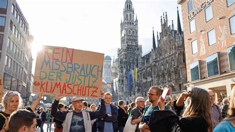 Demo Gegen Polizei Ermittlungen Razzia Bei Letzte Generation In M Nchen