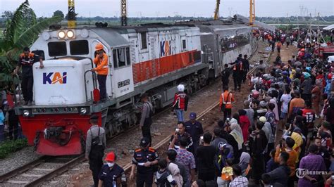 Tabrakan Kereta Di Cicalengka Seperti Apa Rencana Elektrifikasi