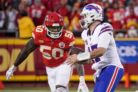 NFL Playoffs Chiefs LB Willie Gay Jr Exits Vs Bills With Neck Injury