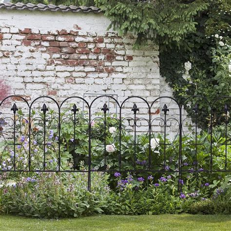 Decorative Garden Border Fences Ideas To Consider Sharonsable