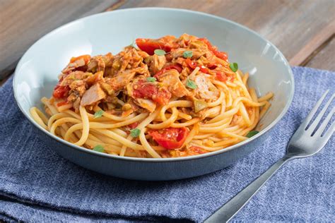 Linguine With Tuna And Cherry Tomatoes Italian Recipes By GialloZafferano